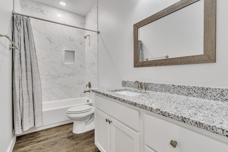 Building Photo - 404 Onyx Dr