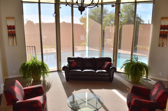 Building Photo - Beautiful Condo in Prime Centerville Location!