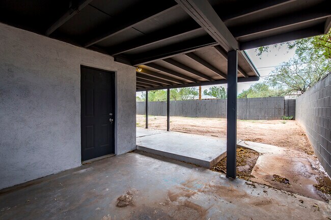 Building Photo - 4535 E 14th St