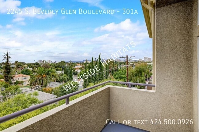 Building Photo - 2245 S Beverly Glen Blvd