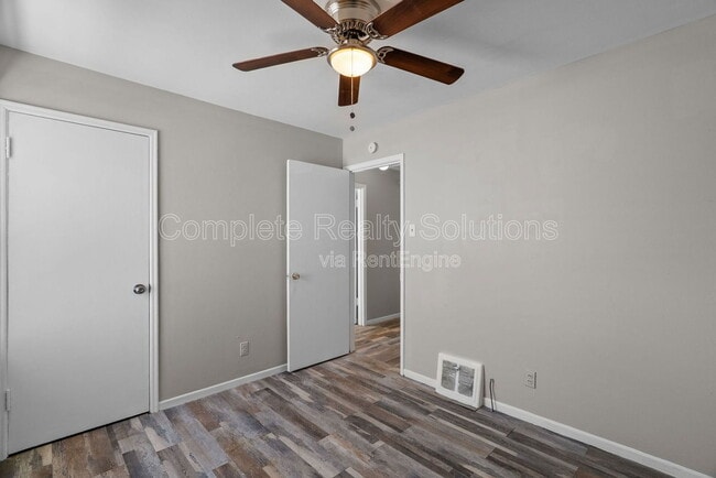 Building Photo - 409 Caithness Rd