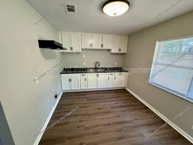Building Photo - 4738 Elkan Ave