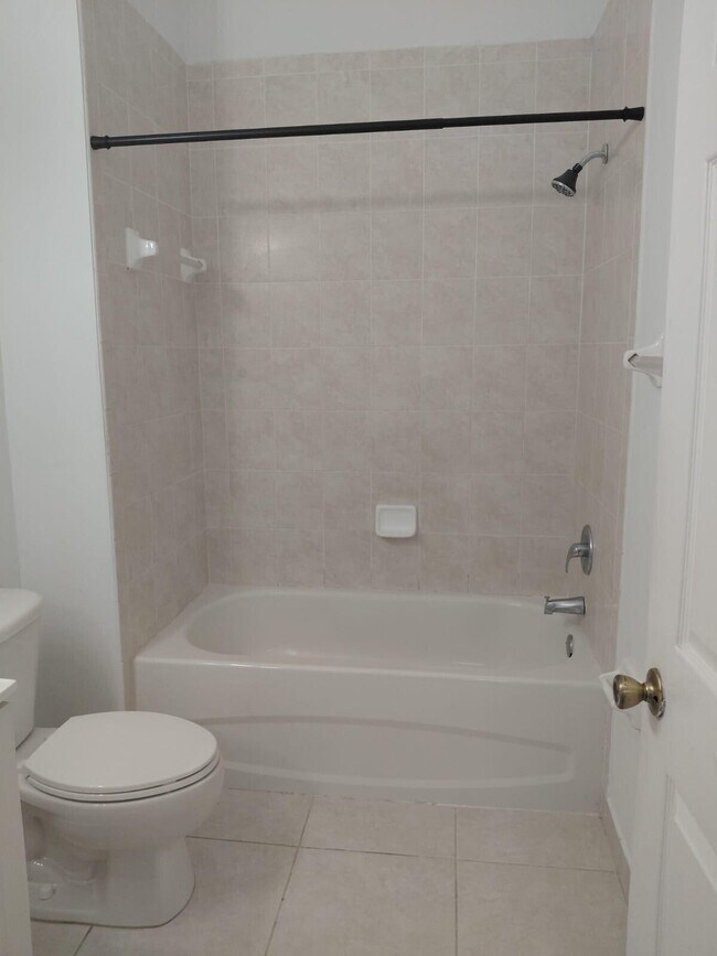 Building Photo - 4524 Oak Terrace Dr