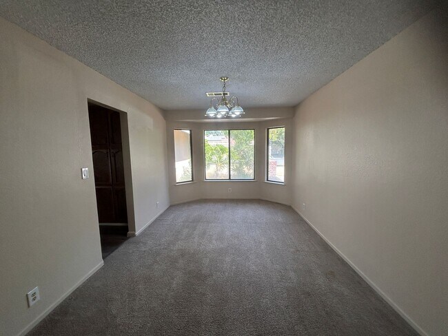 Building Photo - 1246 Paseo Redondo Dr