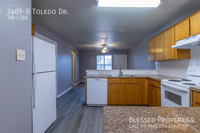 Building Photo - 3409 Toledo Dr