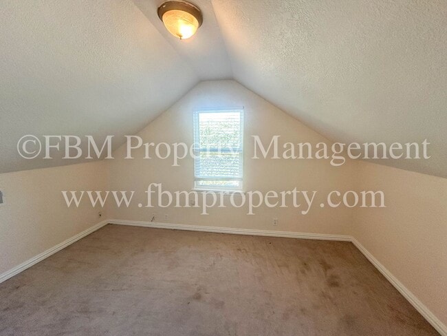 Building Photo - 10693 S Fm 148