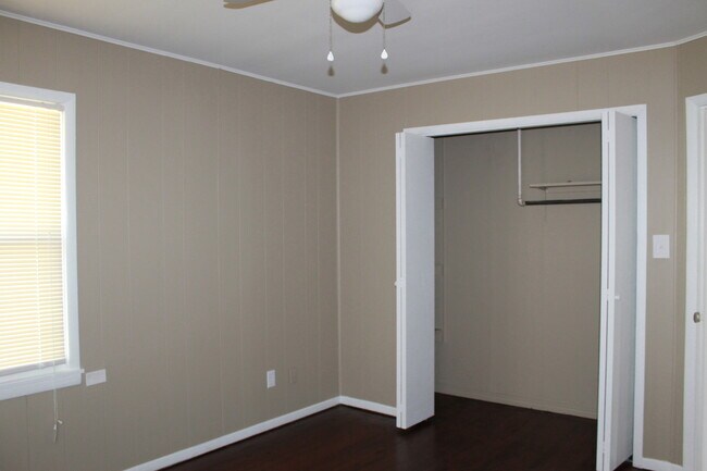 Building Photo - 3 Beds - Tinker Close