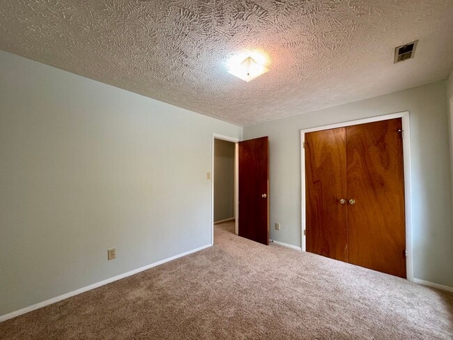 Building Photo - 1899 Tryon Dr