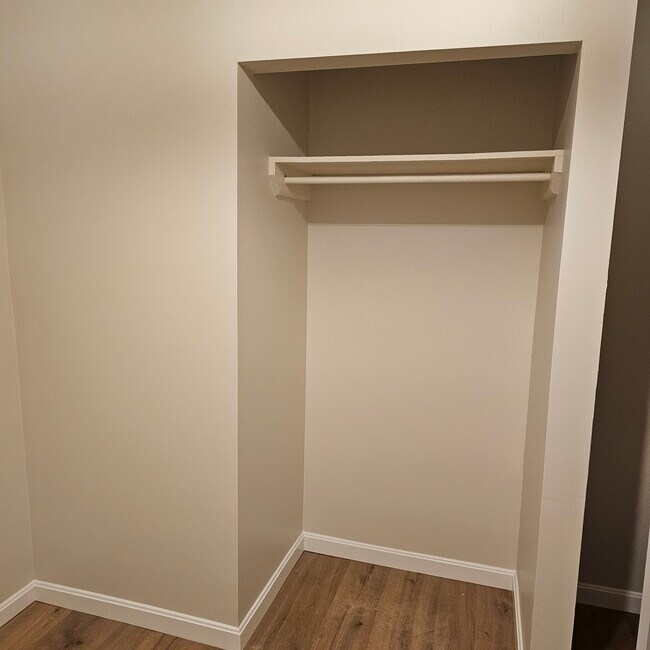 Building Photo - 43 W Main St