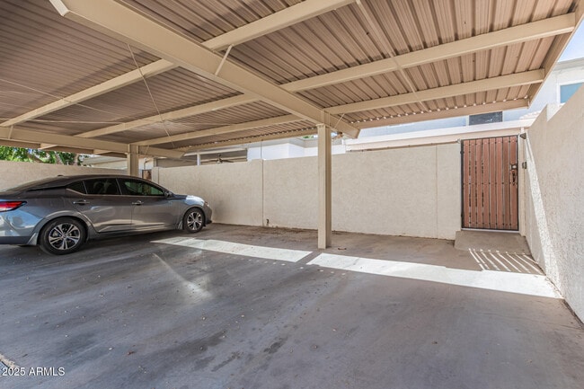 Building Photo - 7714 E Wilshire Dr