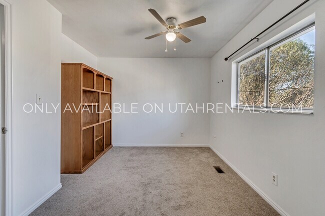 Building Photo - 131 E 500 S