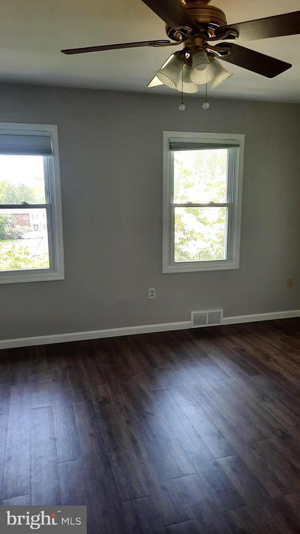 Building Photo - 609 Allenview Dr