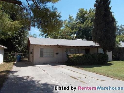 Building Photo - 1341 E Hall St
