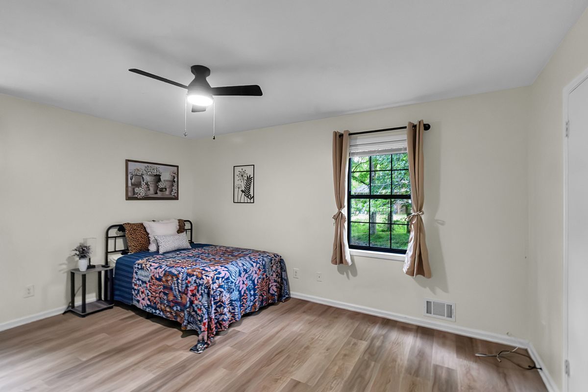 Building Photo - 1812 Wiggins Cir SW