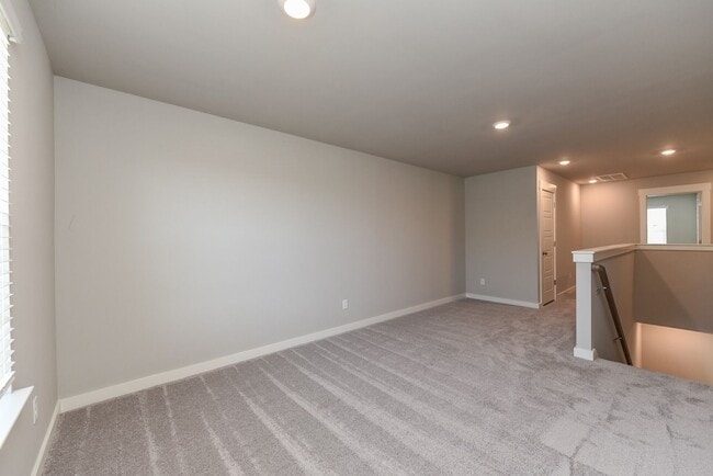 Building Photo - **2022-BUILT TOWNHOME WITH FABULOUS COMMUNITY AMENITIES**
