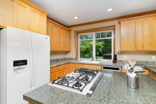 Building Photo - 4Bd/3Ba Woodinville House