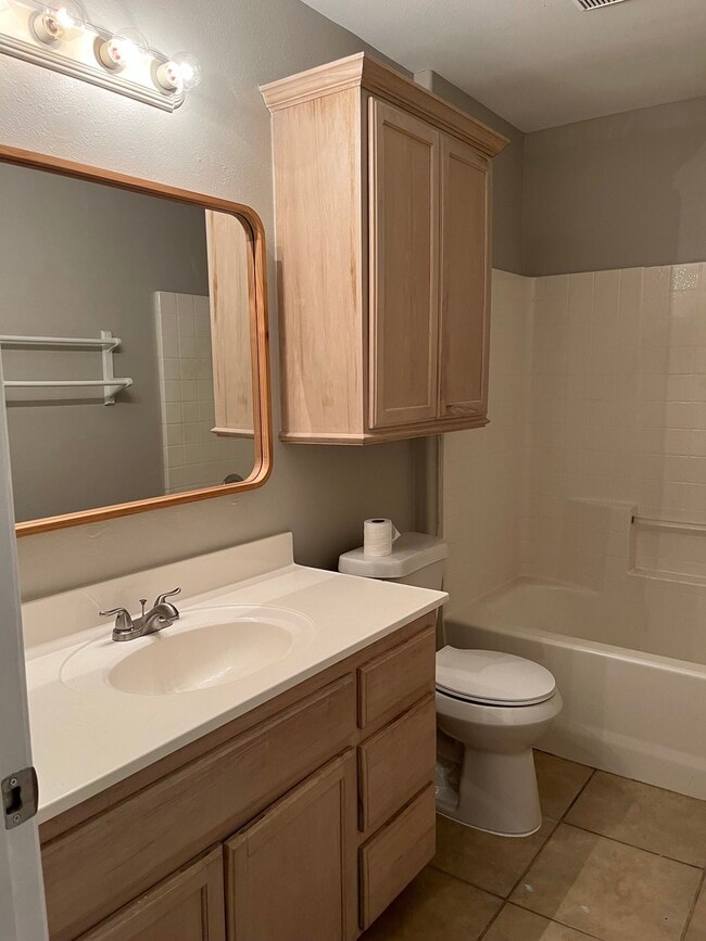 Building Photo - 4213 Easy St