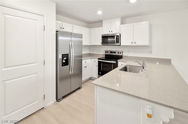 Building Photo - 10923 Heatherford Ave