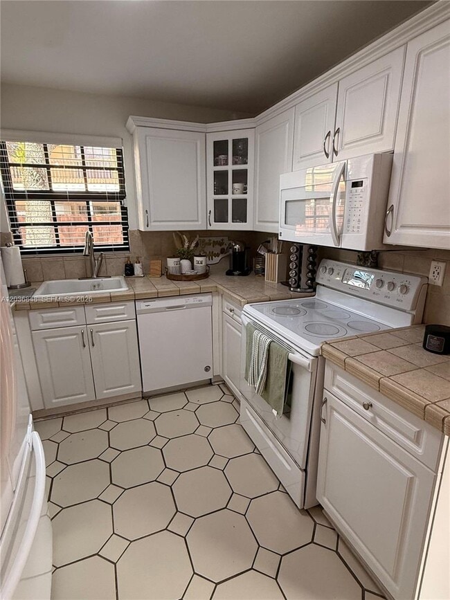 Building Photo - 13330 SW 59th Terrace