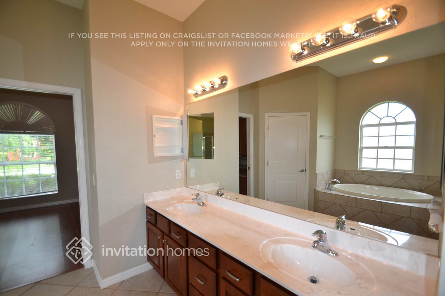 Building Photo - 13075 Peregrin Cir