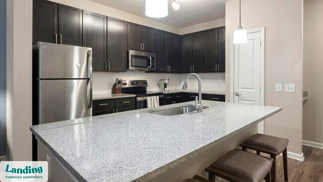 Building Photo - 915 Brentmoor Dr