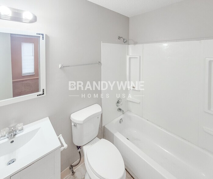 Building Photo - 6309 Golden Park Dr