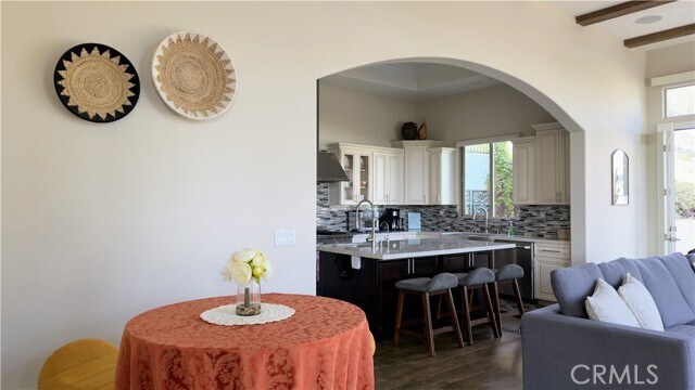 Building Photo - 75 Marbella