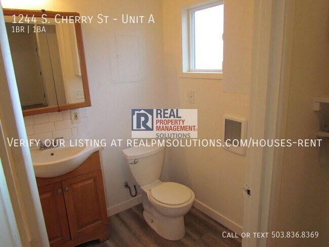 Building Photo - 1244 S Cherry St