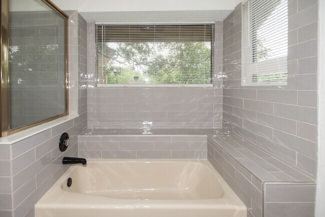 Building Photo - 11513 Juniper Ridge Dr