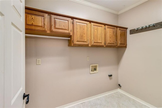 Building Photo - 307 Long Cove Dr
