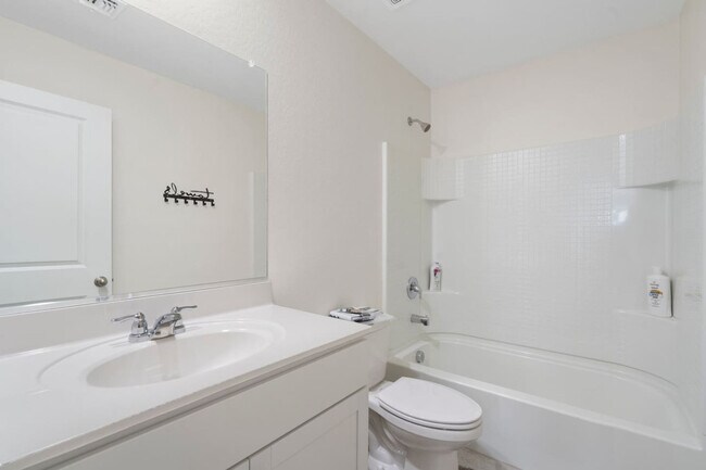 Building Photo - 9520 W Albeniz Pl