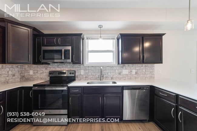 Building Photo - Spacious & Updated 3/2.5 Home Near Fort Ca...