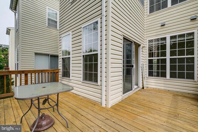 Building Photo - 13129 Park Crescent Cir