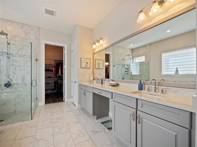 Building Photo - 15501 Panther Lake Dr