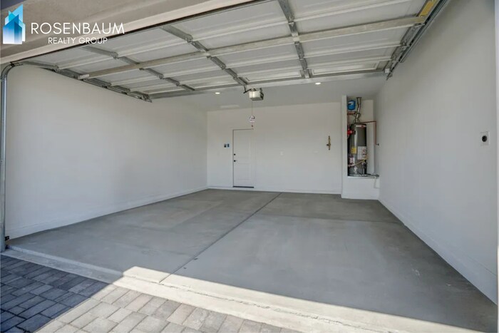 Building Photo - 1227 Cattle Trl