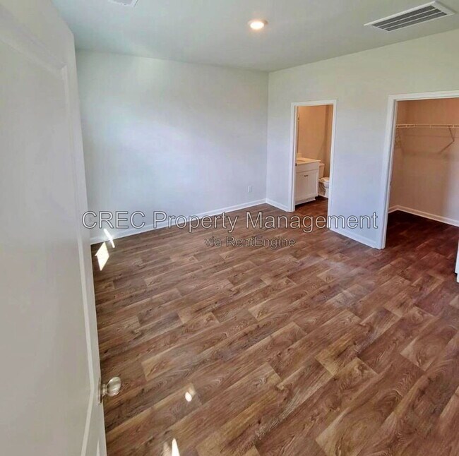 Building Photo - 817 Lilyford Ln