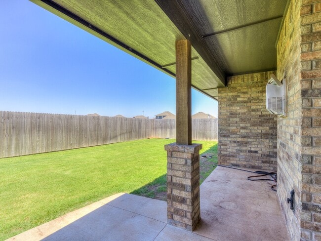 Building Photo - Welcome Home to The Waters!
