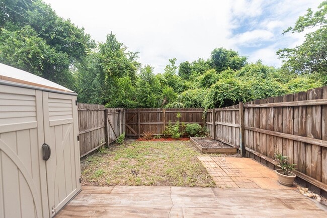Building Photo - Townhome in Titusville