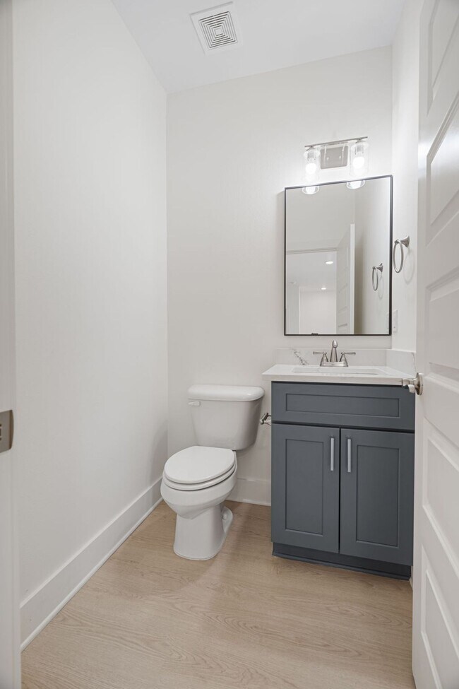 Building Photo - The Summit at Been Road Villas 3 Bed, 2.5 Bath