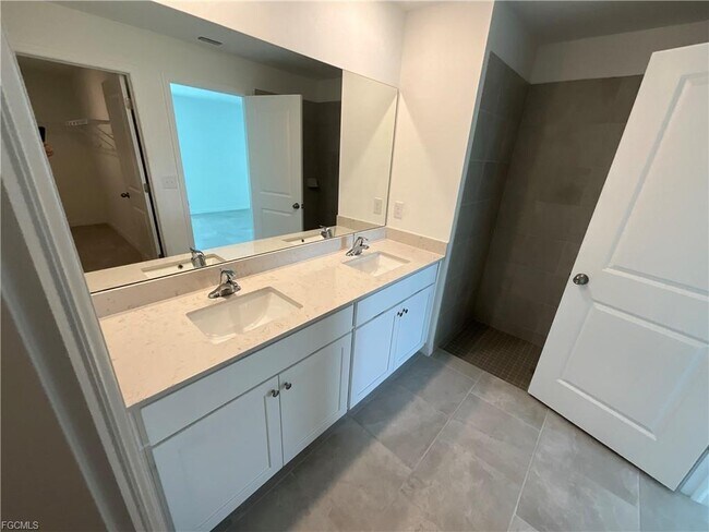 Building Photo - 3850 Treasure Oak Wy