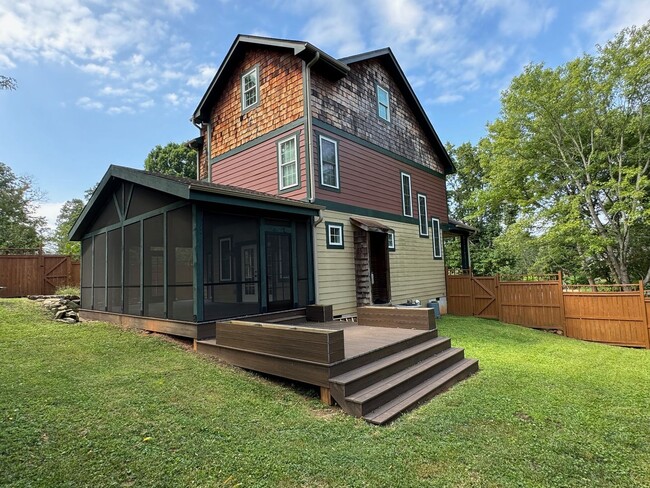 Building Photo - West AVL - Truly Special Custom Build!