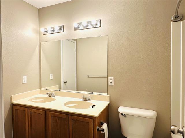 Building Photo - 8021 Stowe Springs Ln