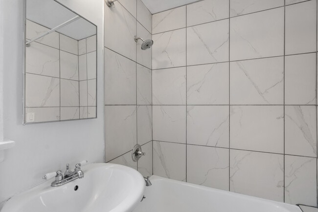 Building Photo - 4820 Inglewood Blvd