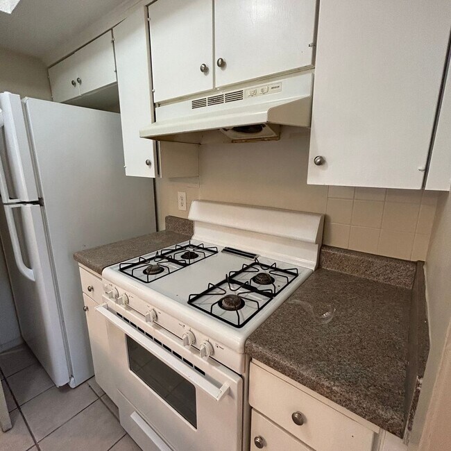 Building Photo - 7206 Creekside Dr