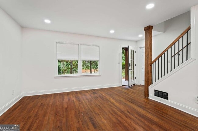 Building Photo - 2735 Defoors Ferry Rd NW