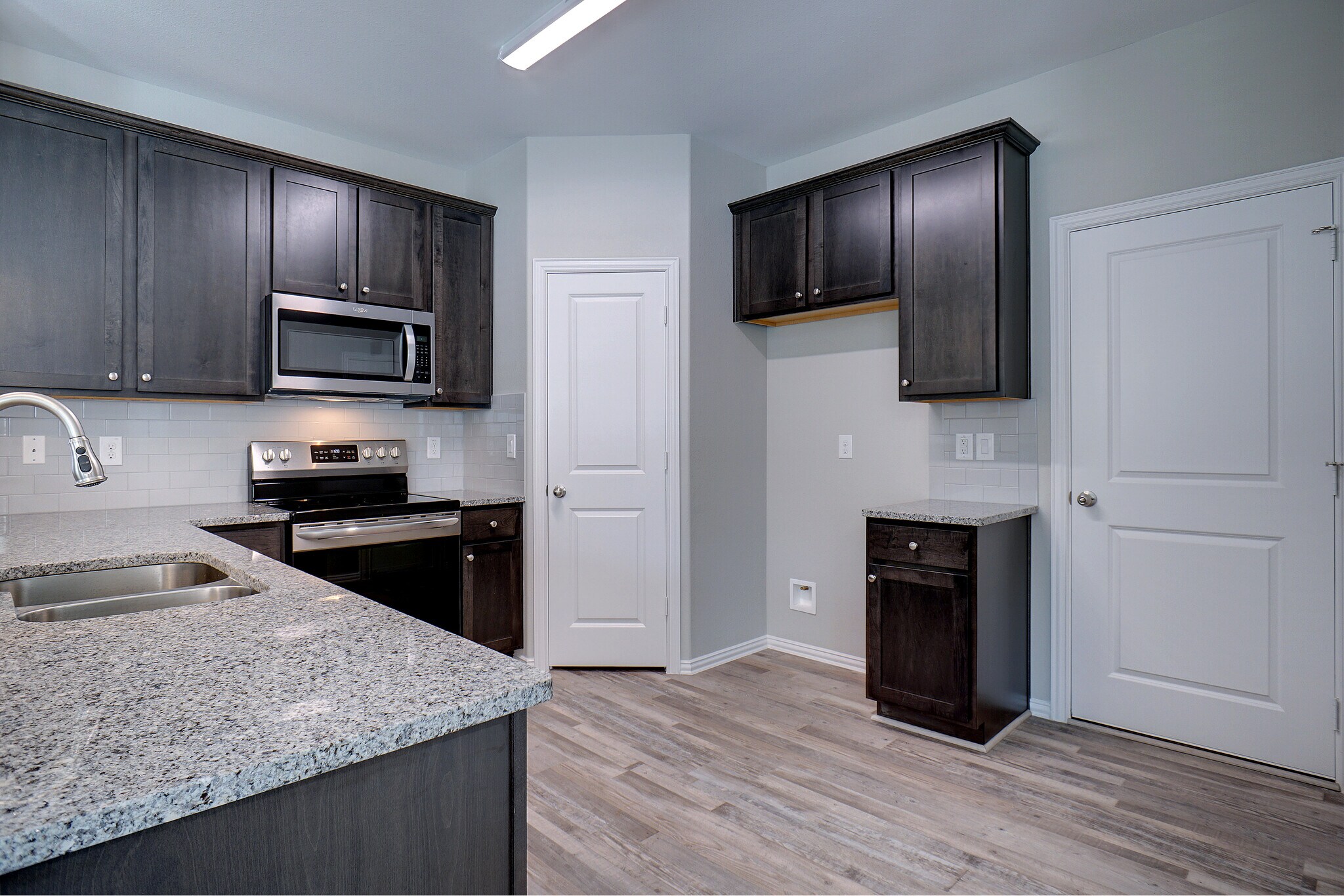 Kitchen - 1921 S Jennings Ave