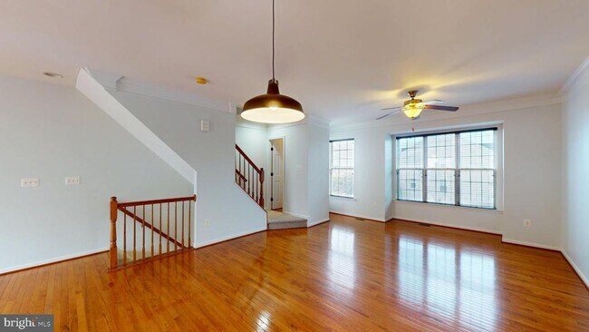 Building Photo - 502 Legrace Terrace NE