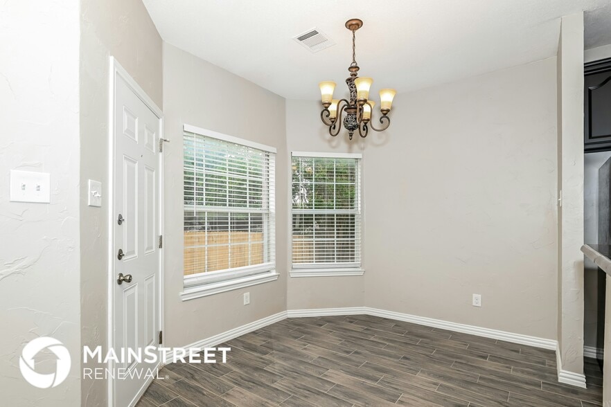 Building Photo - 1109 Brevito Dr