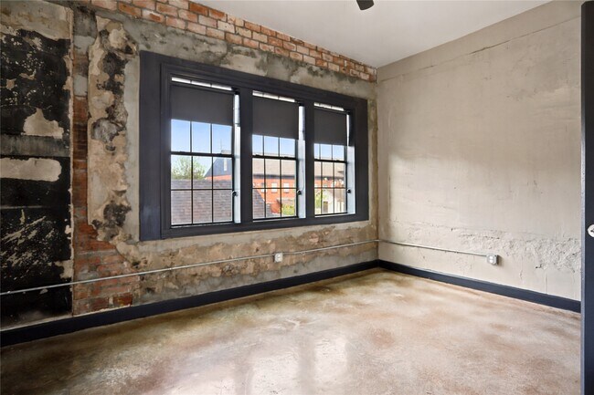 Building Photo - 6819 Avenue C