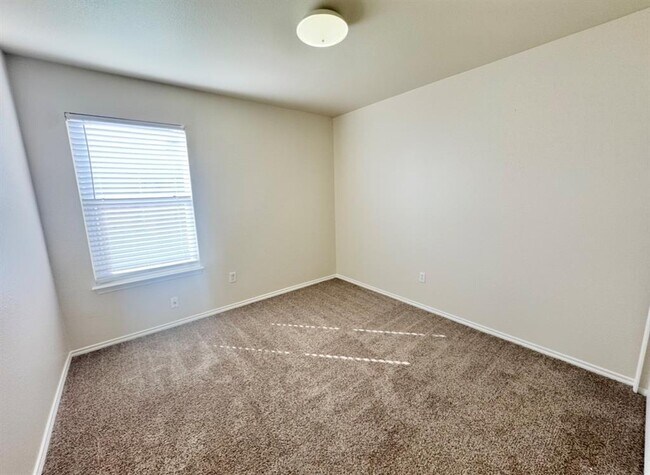 Building Photo - 110 Comal Cove